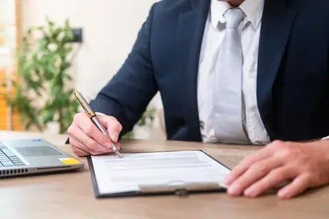 răspundere administrator